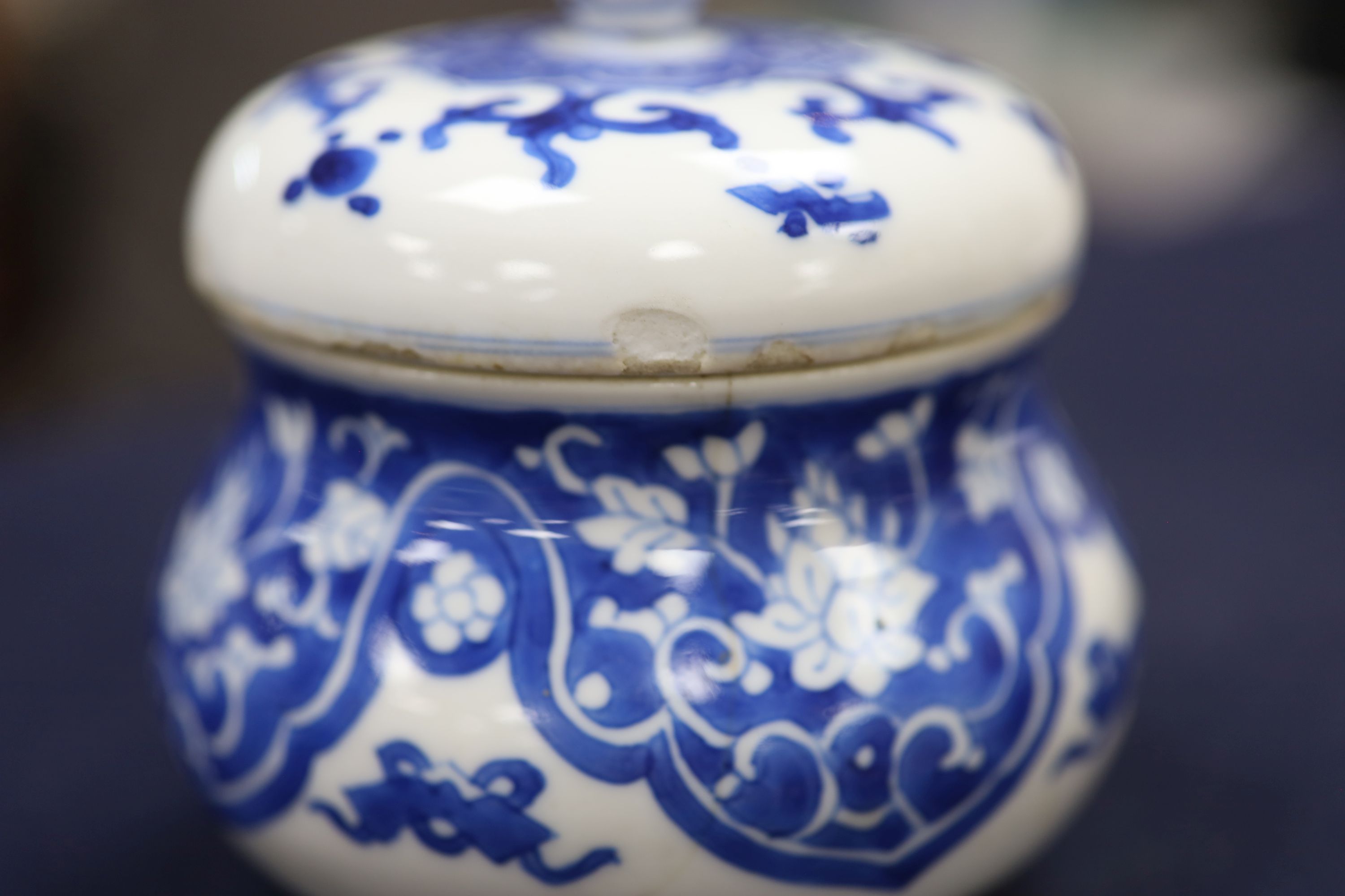 A pair of Chinese blue and white dishes and a similar jar and cover, tallest 12cm